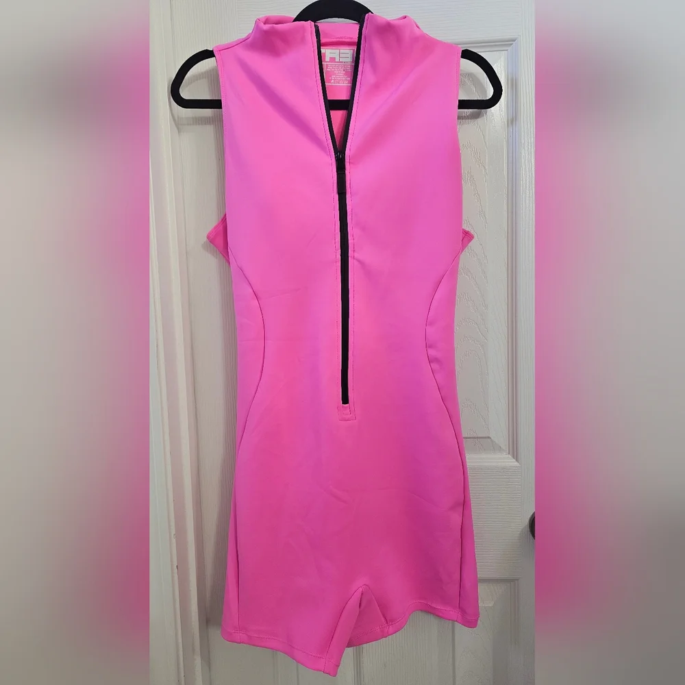 TA3 Sleeveless Surfy Shortie in Bright Pink - Size 2X - Picture 8 of 10